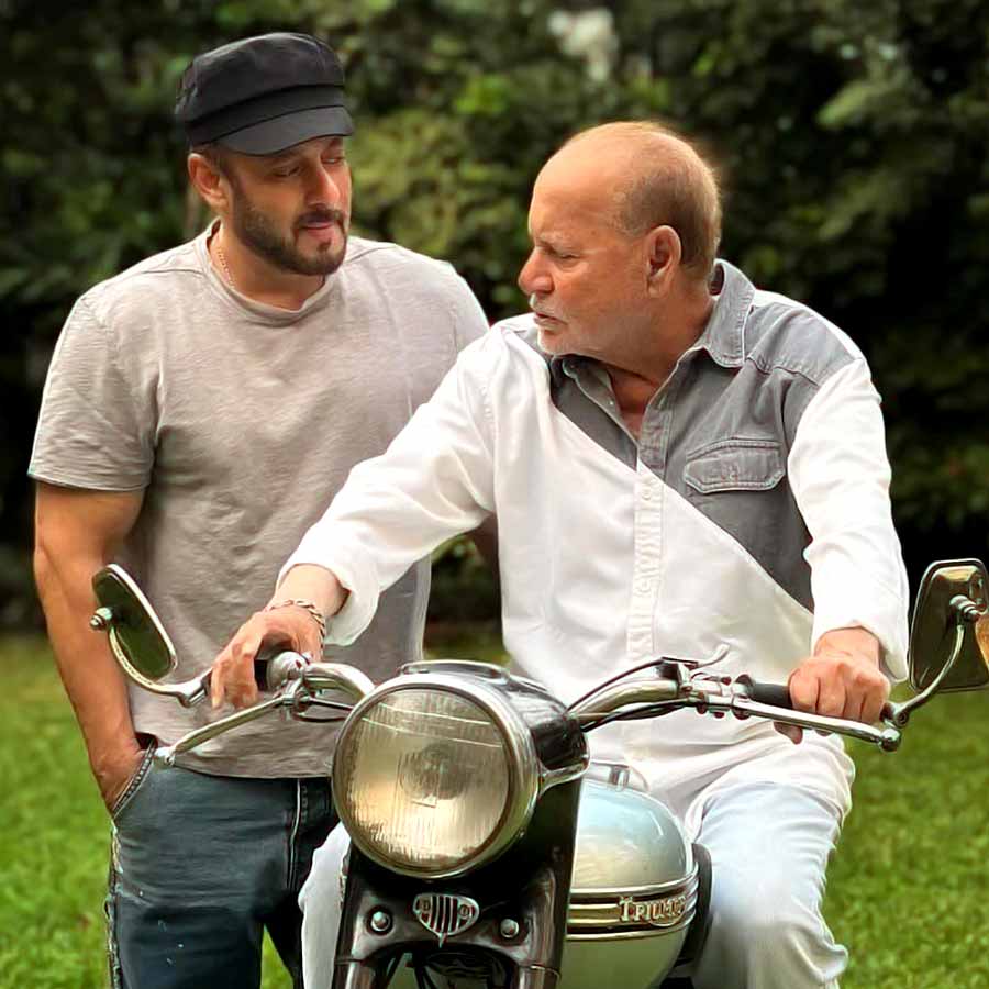 ছেলের রাগের পিছনে কোন যুক্তি দিলেন  সেলিম খান?