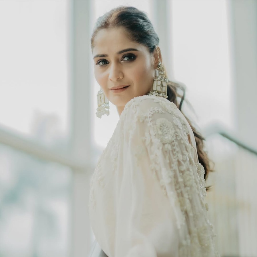 প্রতি দিন নৈশভোজে আরতির পাতে শুধু লাউ থাকত।