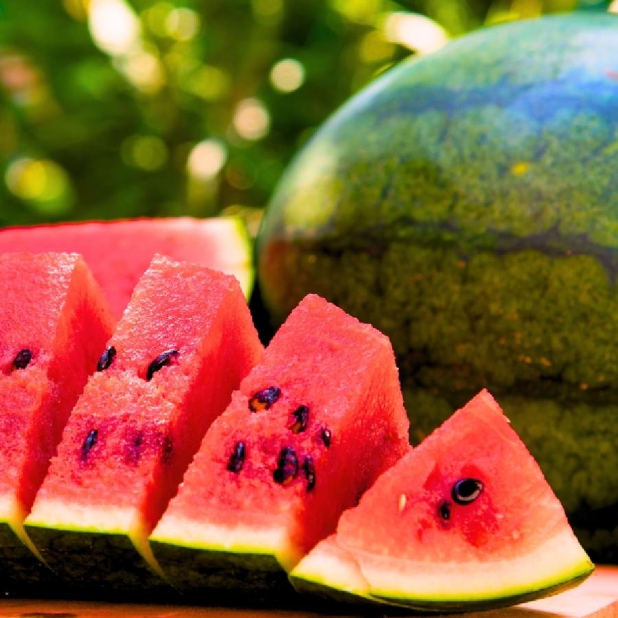 তরমুজ  কী ভাবে রাখবেন, কাটবেন কী ভাবে, না জানলেই বিপদ।