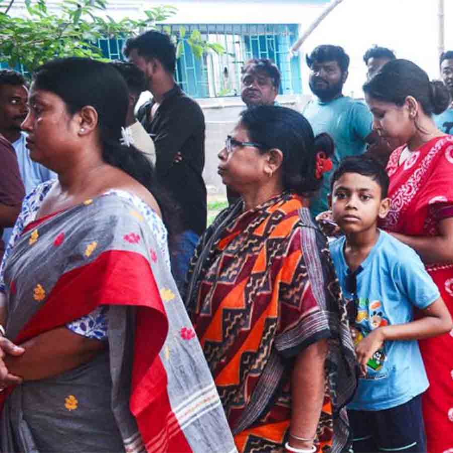 সিঙ্গুরের একটি বুথে।