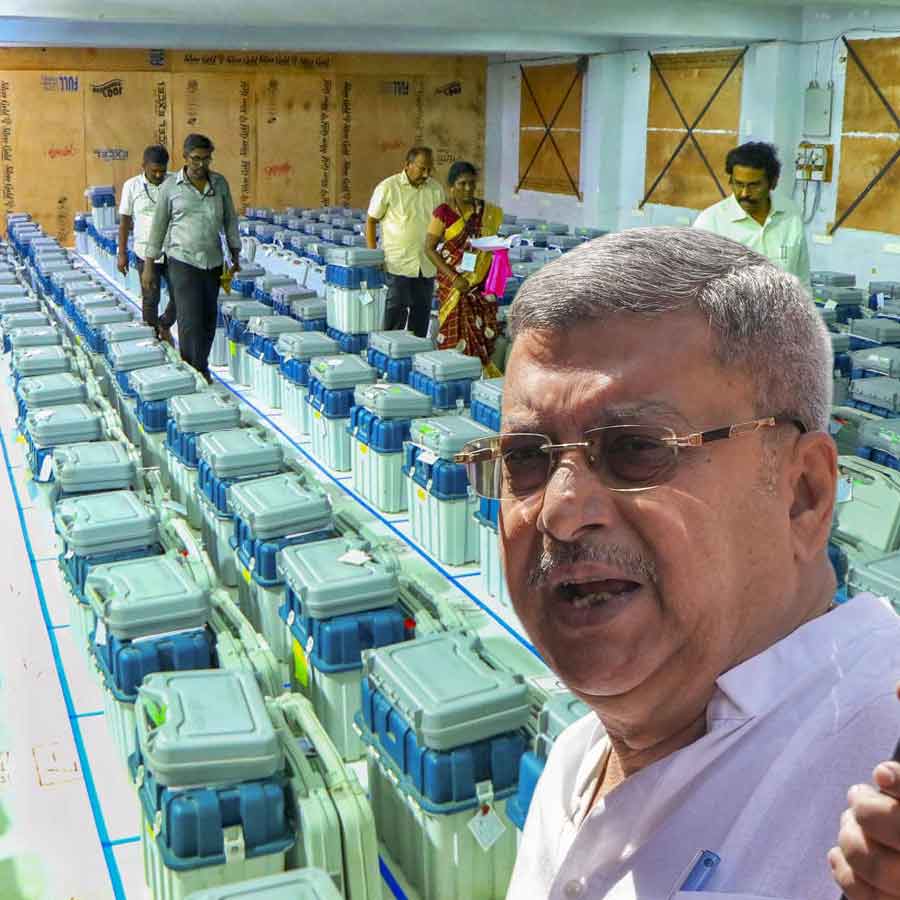 ভোটগণনাকে কেন্দ্র করে জোড়া মামলা হাই কোর্টে। গ্রাফিক: আনন্দবাজার ডট কম।