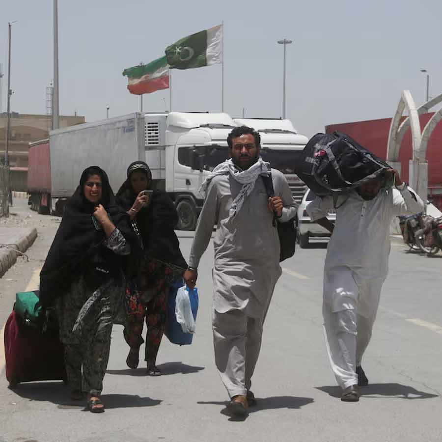 Pakistan opens six land routes to Iran