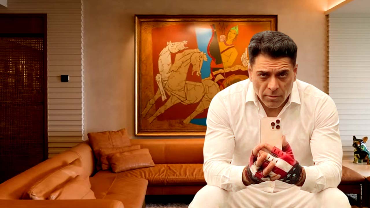 রাম-গৃহে তাকলাগানো অন্দরসজ্জা।