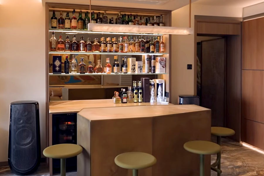 সুরা রাখার তাক।