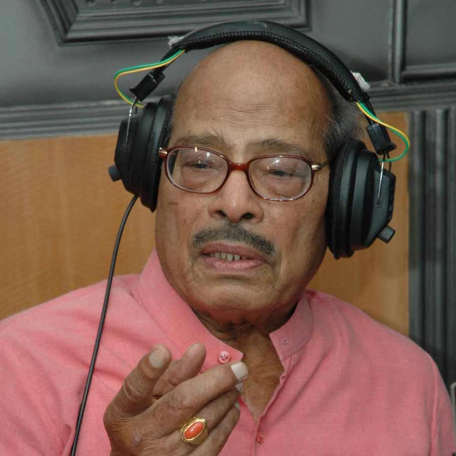 বাংলা গানকে চেনা গণ্ডির বাইরে নিয়ে যাওয়ার লক্ষ্য ছিল গায়কের। 