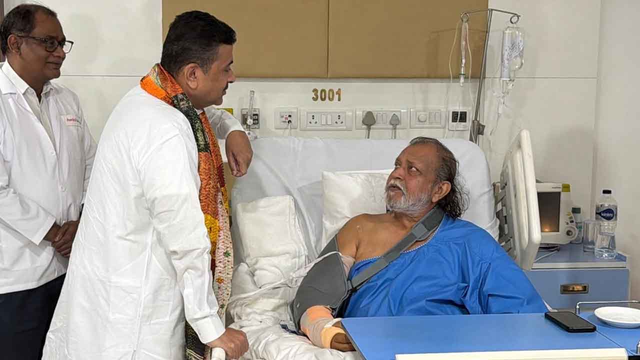 হাসপাতালে মিঠুন চক্রবর্তী, তাঁর শারীরিক অবস্থা নিয়ে মুখ খুললেন শুভেন্দু অধিকারী