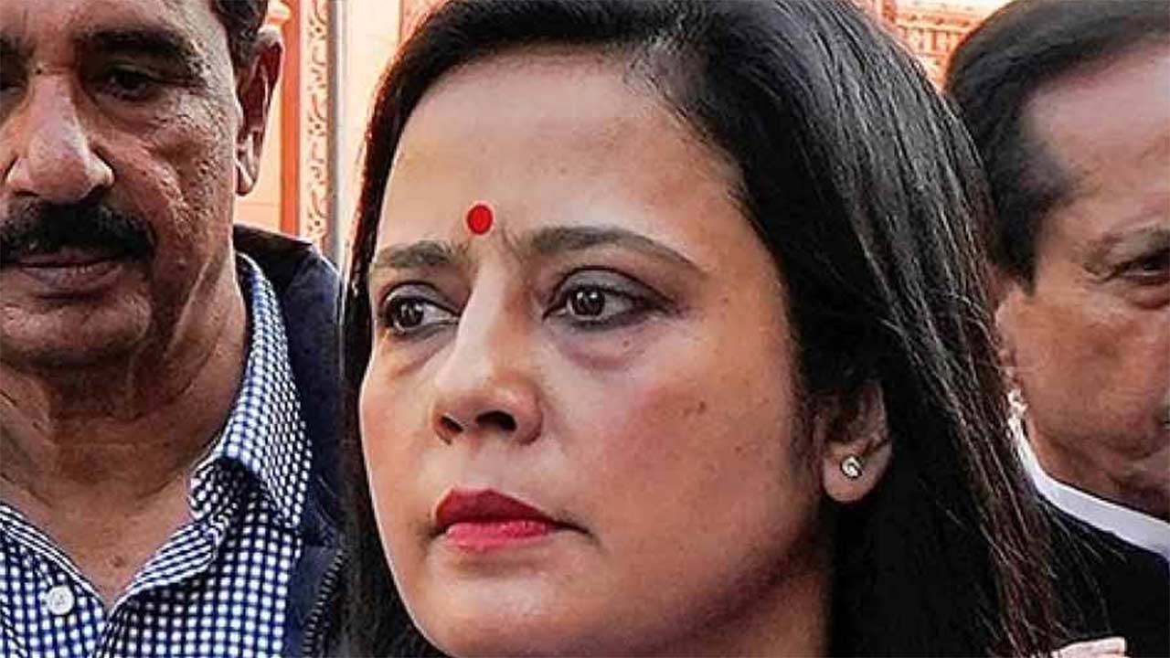 সাম্প্রদায়িক উস্কানির মামলায় মহুয়া মৈত্রের থানায় হাজিরা
