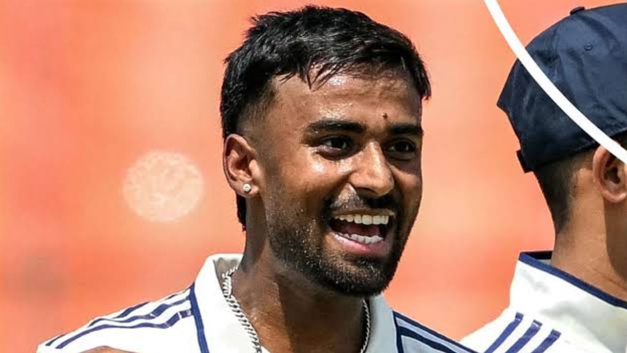 জাডেজার ৩৫০ উইকেট, সুতারের ৪ উইকেটে এগিয়ে ভারত