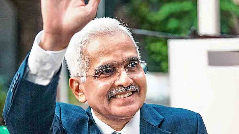 সম্মুখে: গত এক দশকে গুরুত্বপূর্ণ আর্থিক ঘটনাবলির সাক্ষী শক্তিকান্ত দাস।