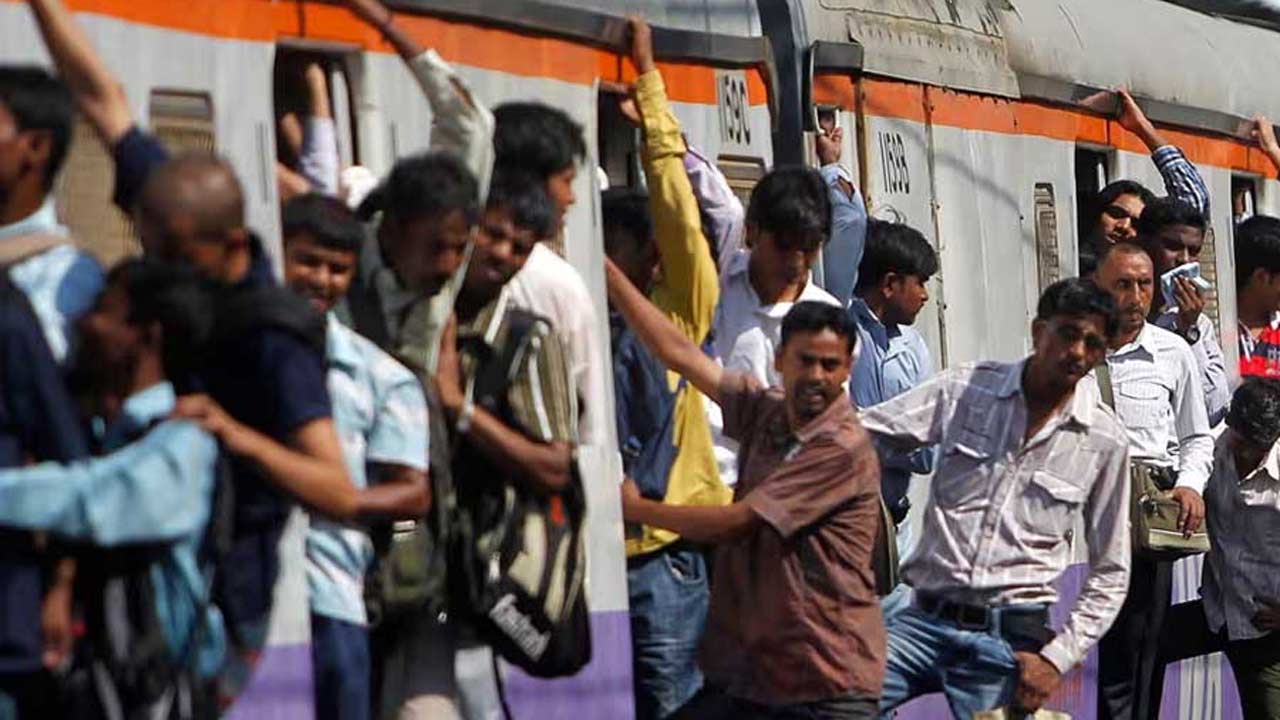 Several injured after falling from overcrowded Mumbai local train