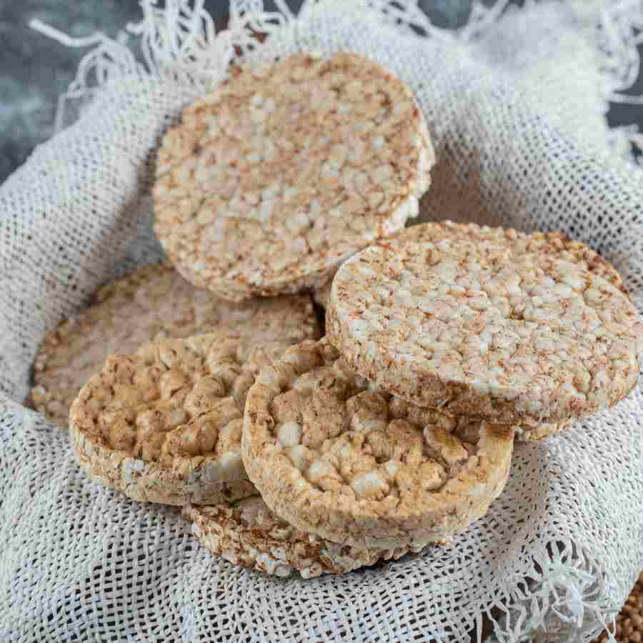 Brown rice cakes are good for weight loss, should you eat them every day