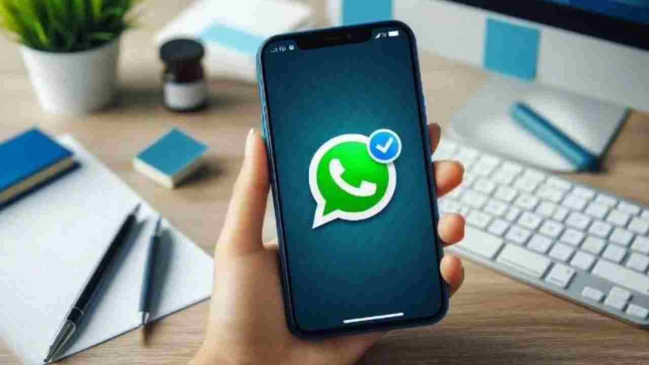 Whatsapp testing a new feature to share past group chats with newly added members