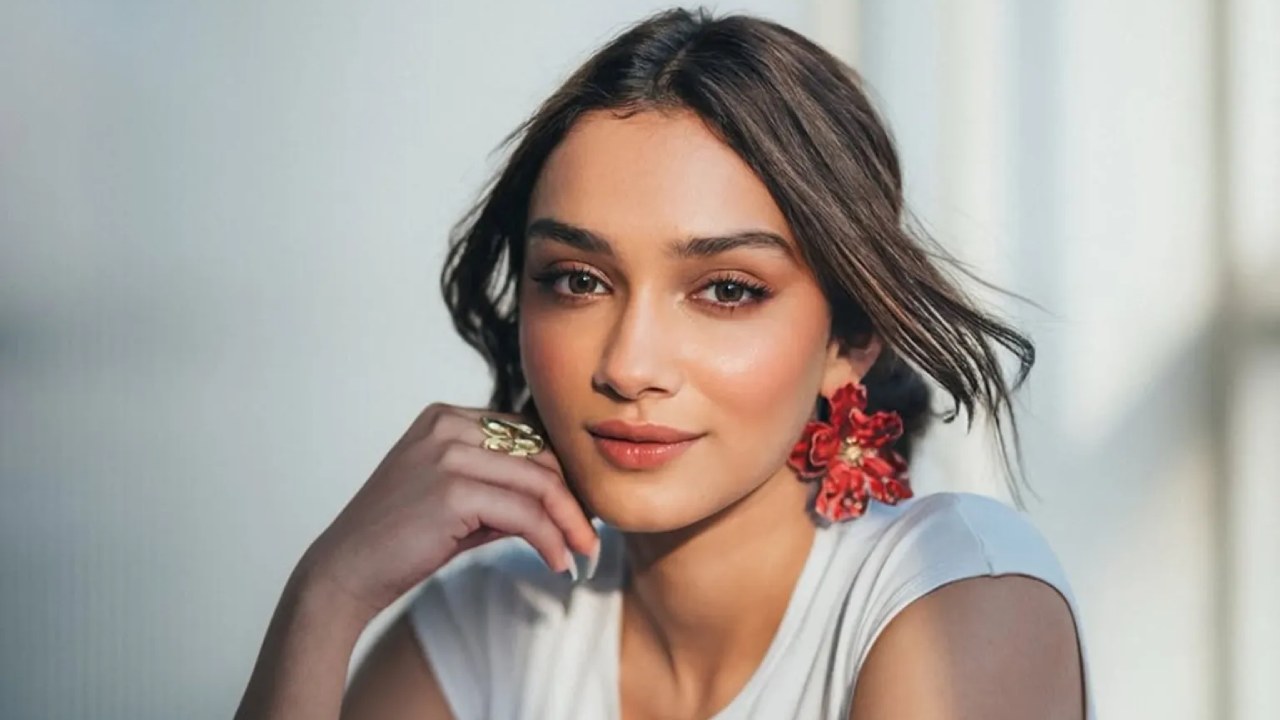 কোন কোন ধরনের জল খান বলি নায়িকা?