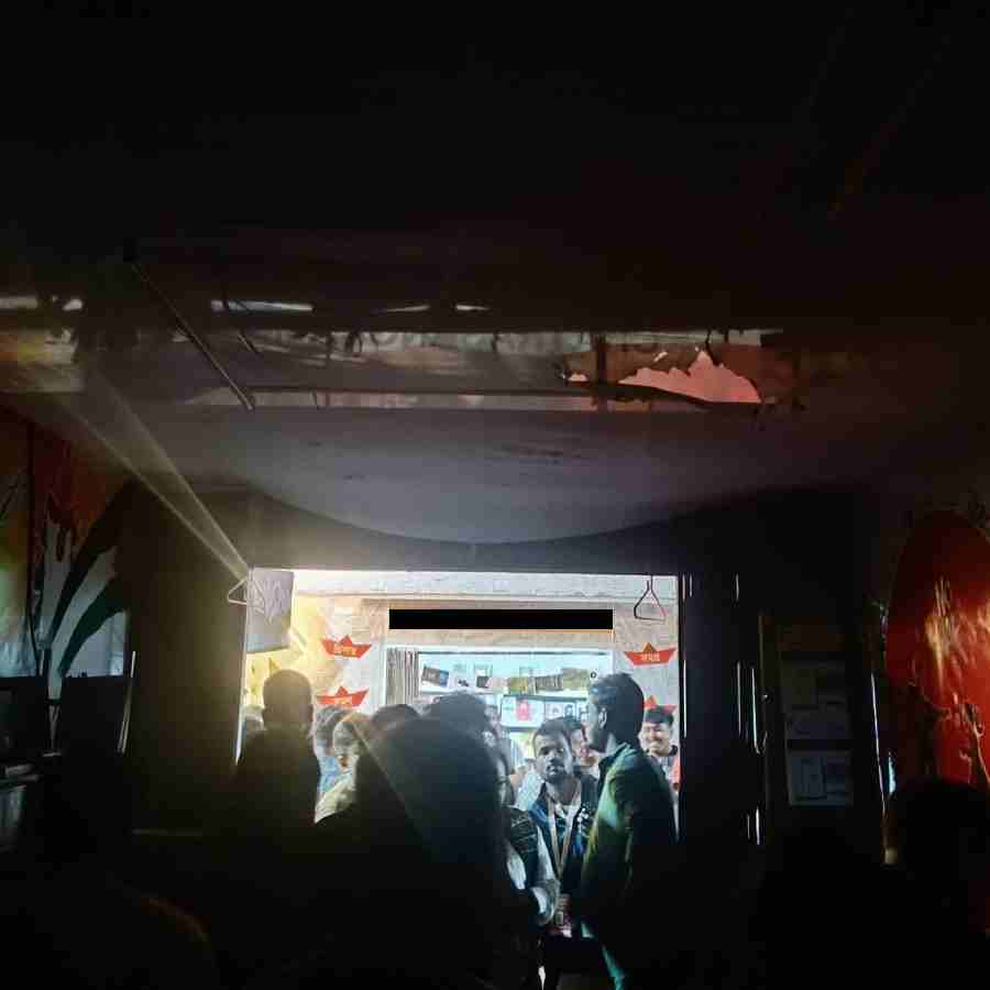 Fire breaks out in a stall of Kolkata Book Fair on Sunday dgtl