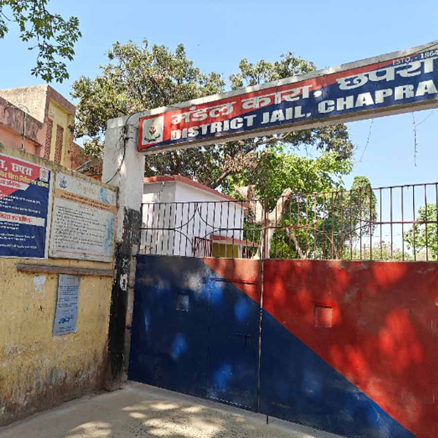 How 24 years ago a IPS officer operate a rescue mission after 1,200 prisoners took control of Chhapra jail