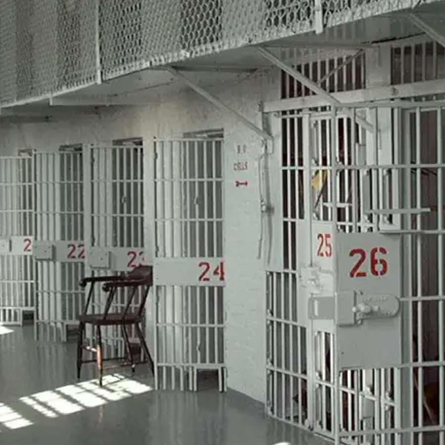 How 24 years ago a IPS officer operate a rescue mission after 1,200 prisoners took control of Chhapra jail