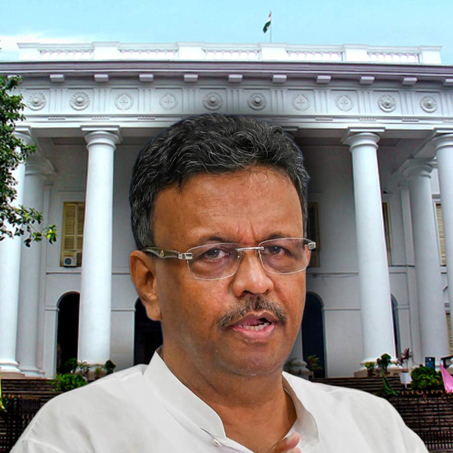 KMC takes the initiative to set up a digital library at the Town Hall