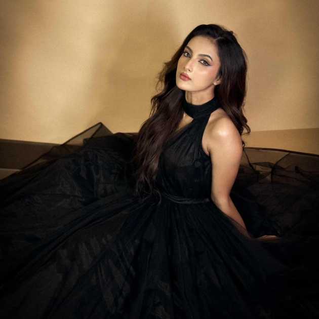 Actress Jyotirmoyee Kundu opens up about difference between working with Dev and Shakib Khan dgtl