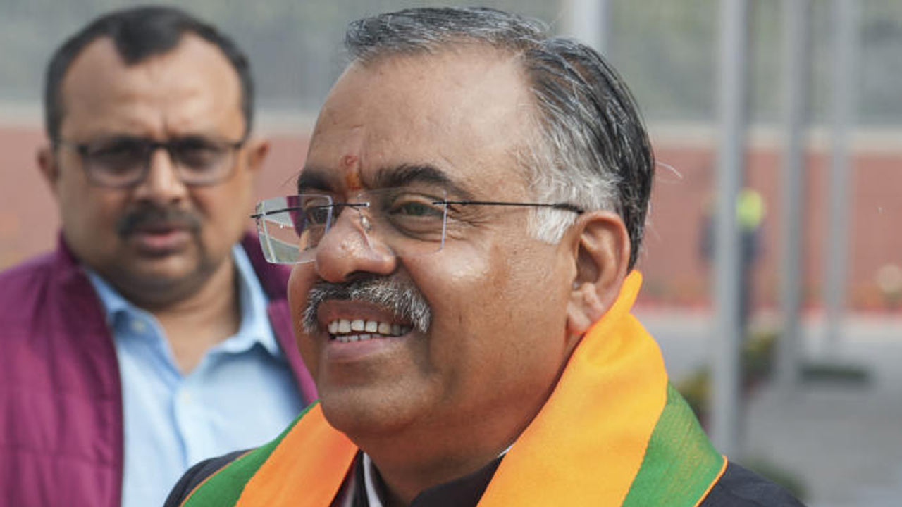 মণিপুরে দলীয় নেতা নির্বাচনের জন্য কেন্দ্রীয় পর্যবেক্ষক নিয়োগ করল বিজেপি! নতুন সরকার গঠন নিয়ে তৈরি হয়েছে জল্পনা