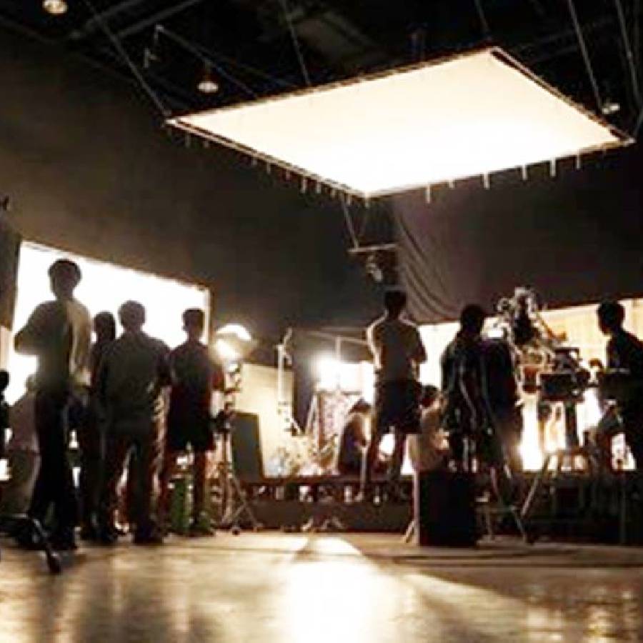 ছবিটি যেহেতু পুরনো ক্যামেরায় শুট করা এবং অডিয়ো-ভিস্যুয়ালের জন্যও পুরনো পদ্ধতি ব্যবহার করা হয়েছিল, তাই কৃত্রিম বুদ্ধিমত্তা ব্যবহার করে দৃশ্যায়ন এবং অডিয়োর মানোন্নয়ন করা হয়েছে।