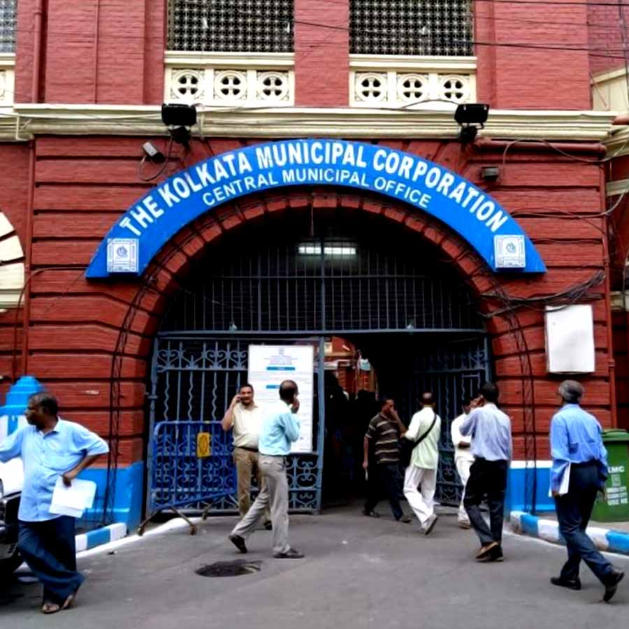 Amidst the SIR controversy, allegations of birth certificate black marketing surface at KMC