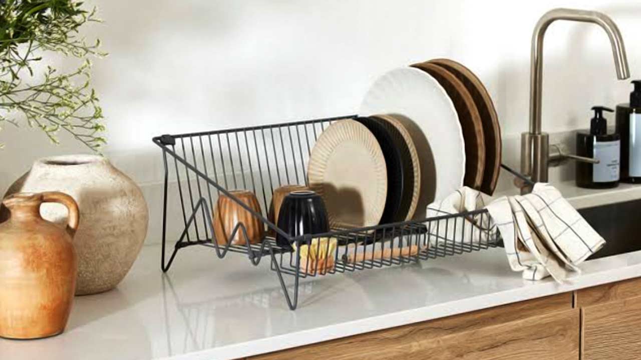 what to use instead of dish rack beside sink so that kitchen looks tidy