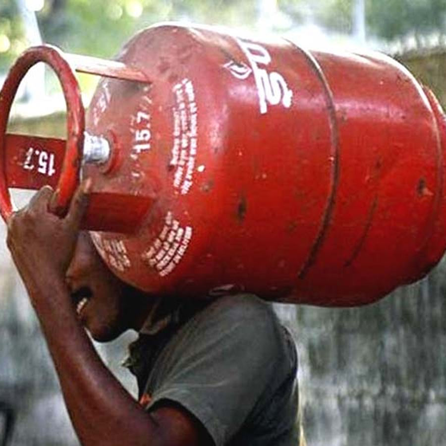 BJP to provide free LPG cylinders twice in a year as per CM Rekha Gupta's promise in Delhi dgtl