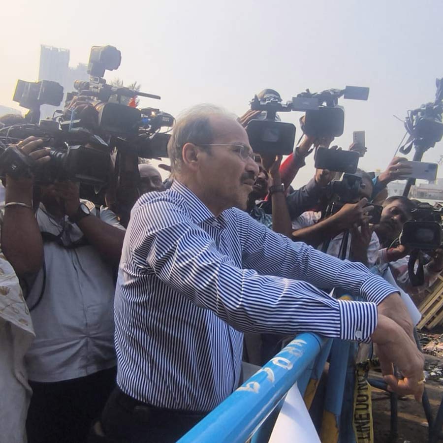 নাজিরাবাদের ঘটনাস্থলে অধীর চৌধুরী।