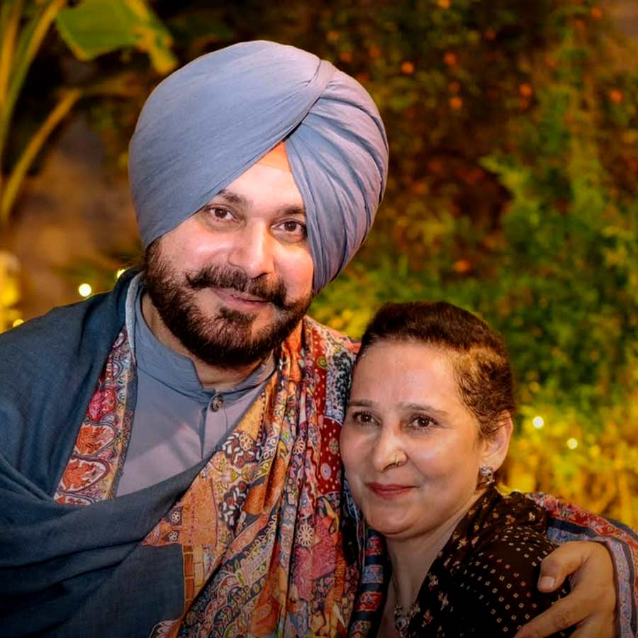 নভজ্যোৎ সিংহ সিধু ও নভজ্যোৎ কৌর সিধু।