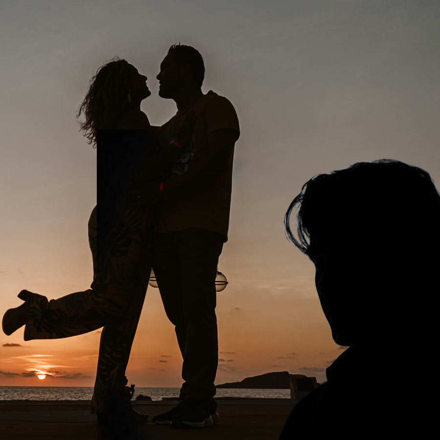 Speculations are even after having steady relation an actress is dating her co actor secretly dgtl