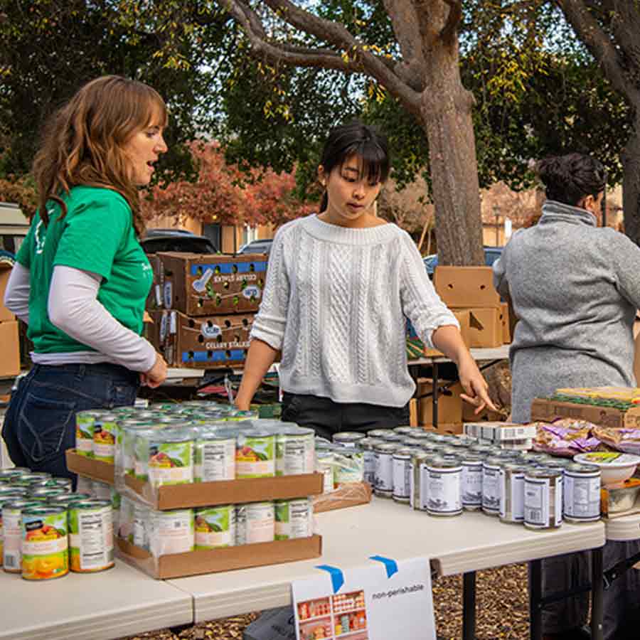 Stanford University Student Claims Some Undergraduates Falsely Cite Religious Dietary Restrictions