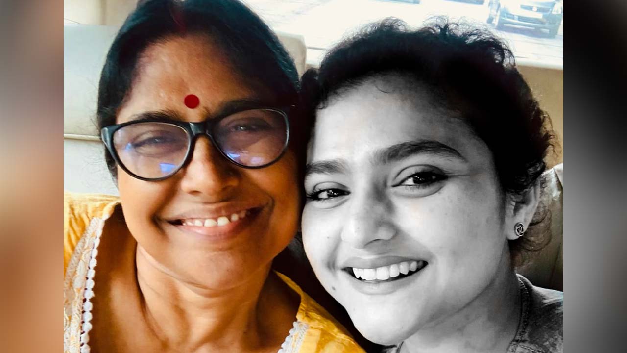 জন্মদিনে মেয়ে ঐন্দ্রিলার স্মৃতিতে ডুব মা শিখার।