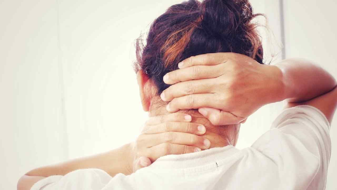 Know how desk jobs are triggering your Cervicogenic Pain badly dgtl