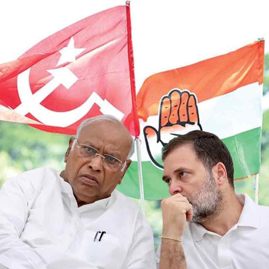 AICC announces it will contest alone in West Bengal, deciding to field candidates in all 294 constituencies.