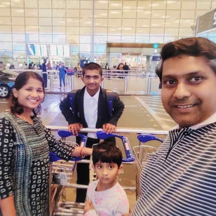 Abhigyan Kundu with parents