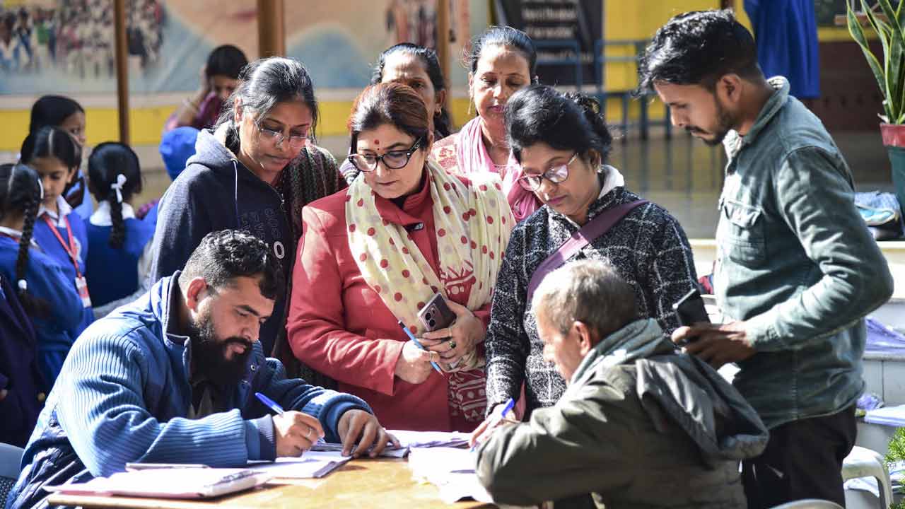 উত্তরপ্রদেশে ভোটার তালিকার বিশেষ নিবিড় সংশোধনের কাজ চলছে।