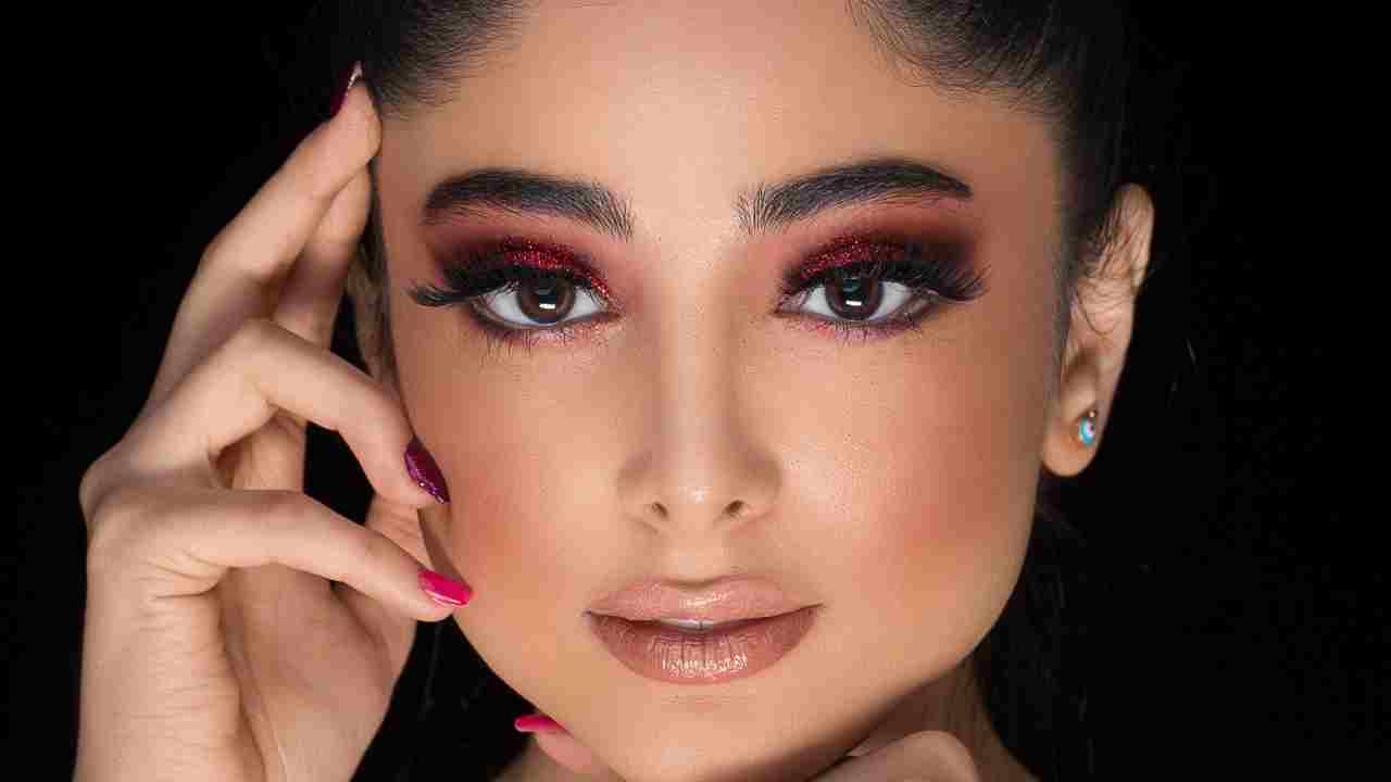 These are some tips of flawless Smokey eye look