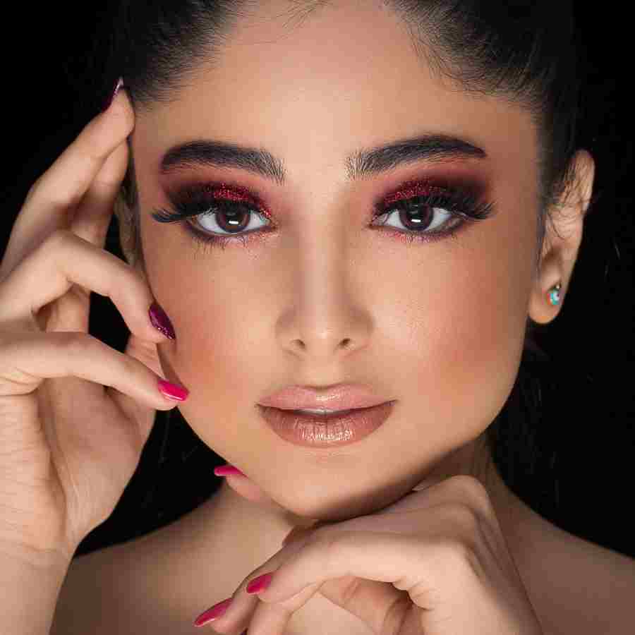 These are some tips of flawless Smokey eye look