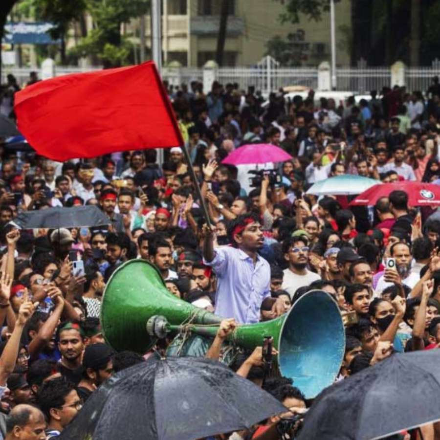 সংখ্যালঘুদের বিরুদ্ধে অত্যাচারের প্রতিবাদে বাংলাদেশে বিক্ষোভ।