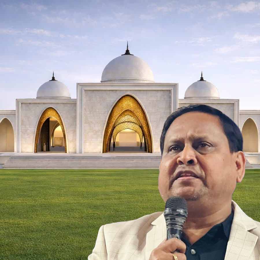 Construction of a Babri Masjid begins in Beldanga, Humayun Kabir sends a political message by appealing to minority sentiments