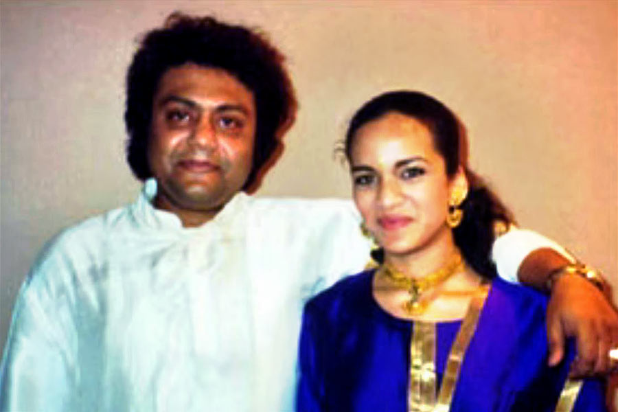 ওঁর ১৭ বছর বয়স যখন, তখন থেকে একসঙ্গে অনুষ্ঠানও করেছি: তন্ময় বসু।