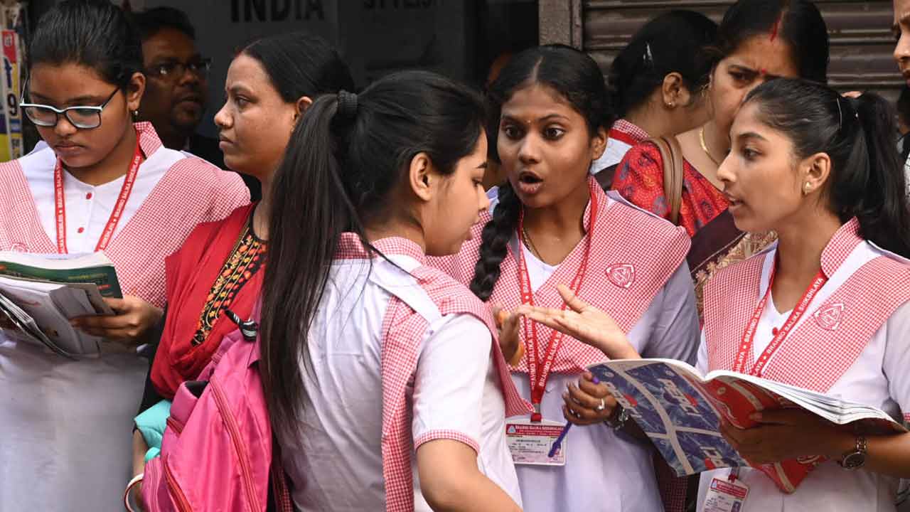 ১২ ফেব্রুয়ারি থেকে শুরু উচ্চ মাধ্যমিক।