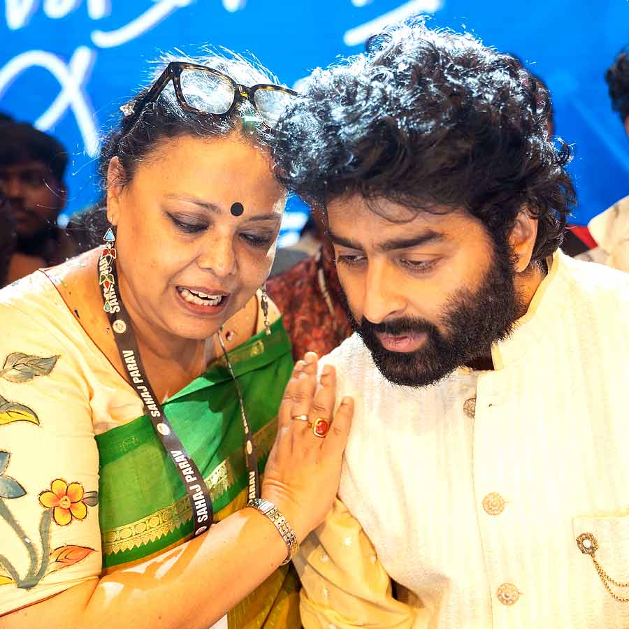 লোপামুদ্রার অনুষ্ঠানে অরিজিৎ।