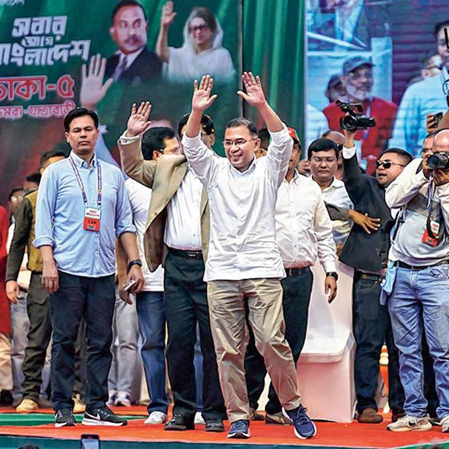 সোমবার ছিল বাংলাদেশের জাতীয় সংসদ নির্বাচনের প্রচারের শেষ দিন। রাজধানী ঢাকায় এক জনসভায় বিএনপি চেয়ারম্যান তারেক রহমান।