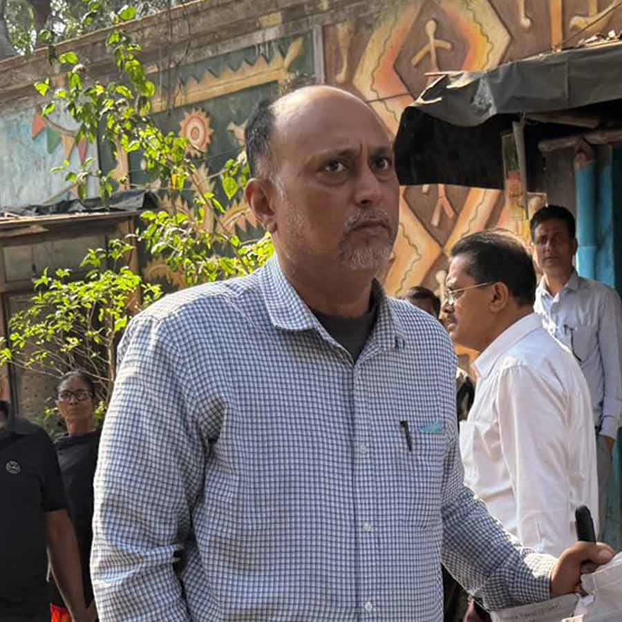 Akhtar Ali who is one of the accused in RG Kar Financial irregularities is present in Alipore court