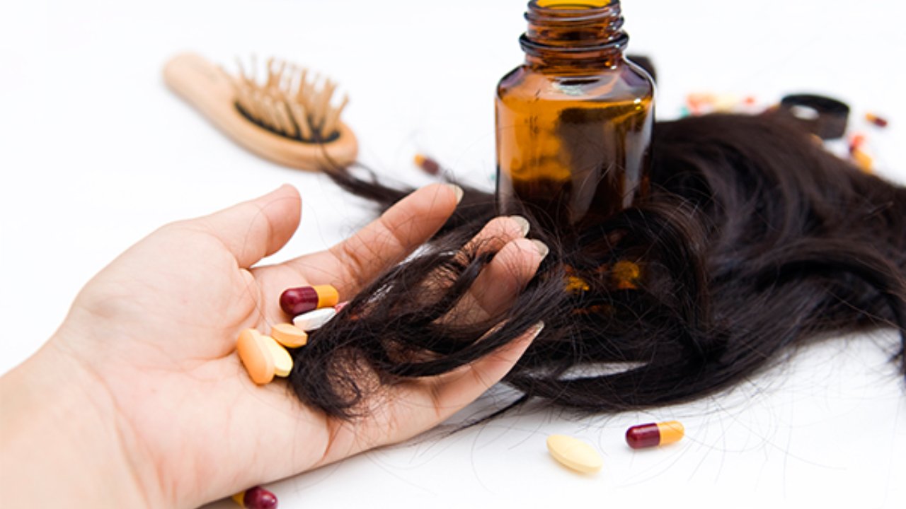 চুলের জন্য প্রয়োজনীয় ভিটামিন।