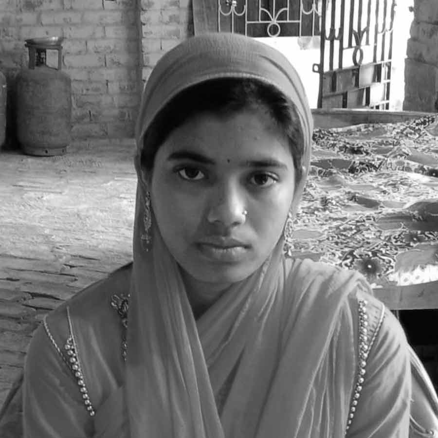 বাড়ি থেকে রুবিয়া সুলতানার দেহ উদ্ধার করেছে পুলিশ।