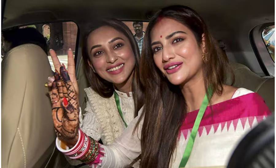 সংসদ ভবনে মিমি চক্রবর্তী, নুসরত জাহান।