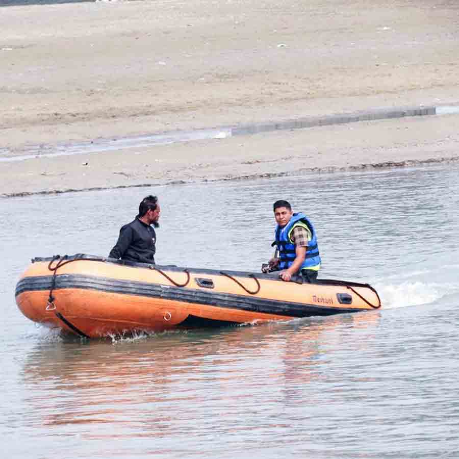 চলছে তল্লাশি। ঘুঘুমারির কাছে তোর্ষা নদীতে।