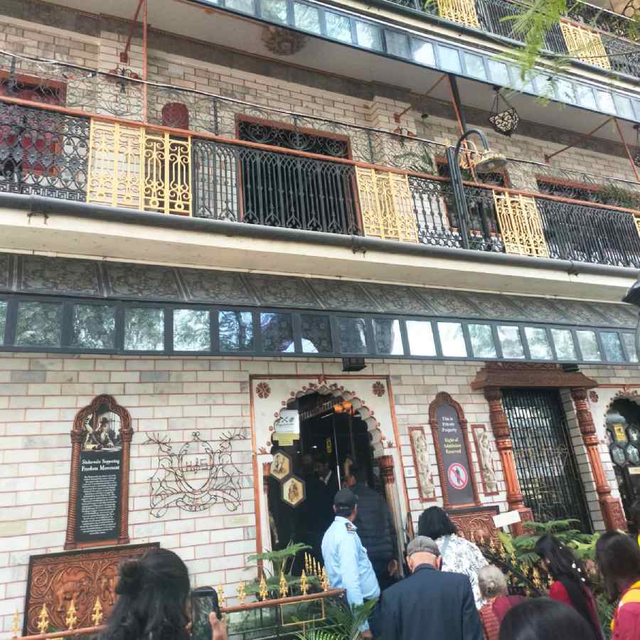 আজিমগঞ্জের মিউজ়িয়াম হোটেল।